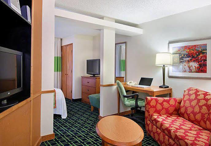Fairfield Inn And Suites By Marriott Tampa North Temple Terrace Экстерьер фото